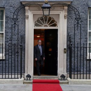 U.K. Advisers Help U.S. Develop Options to Reopen Strait of Hormuz