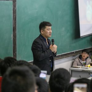 The Sudden Death of a Man Who Told Chinese Kids How to Succeed