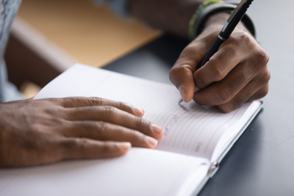 Left-Handed People Are More Competitive, Says Science