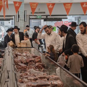 Israelis Prepare to Celebrate Passover in Shadow of War
