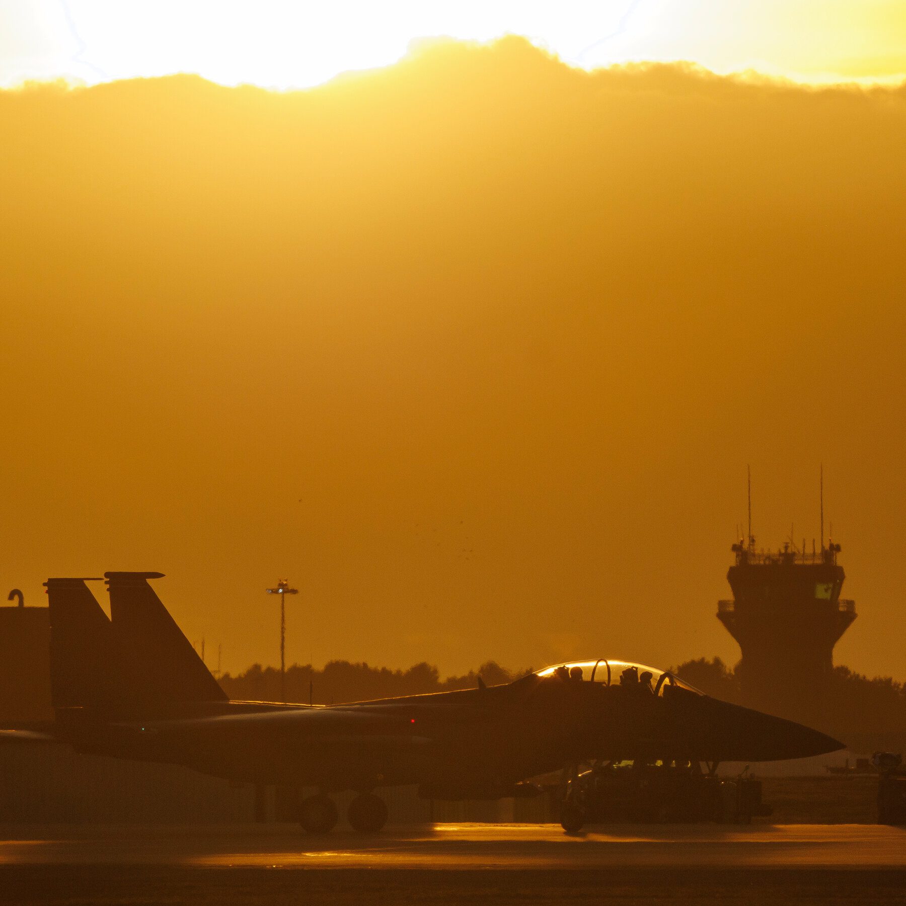 U.S. Air Force Fighter Jet Probably Based in UK Before Being Downed Over Iran