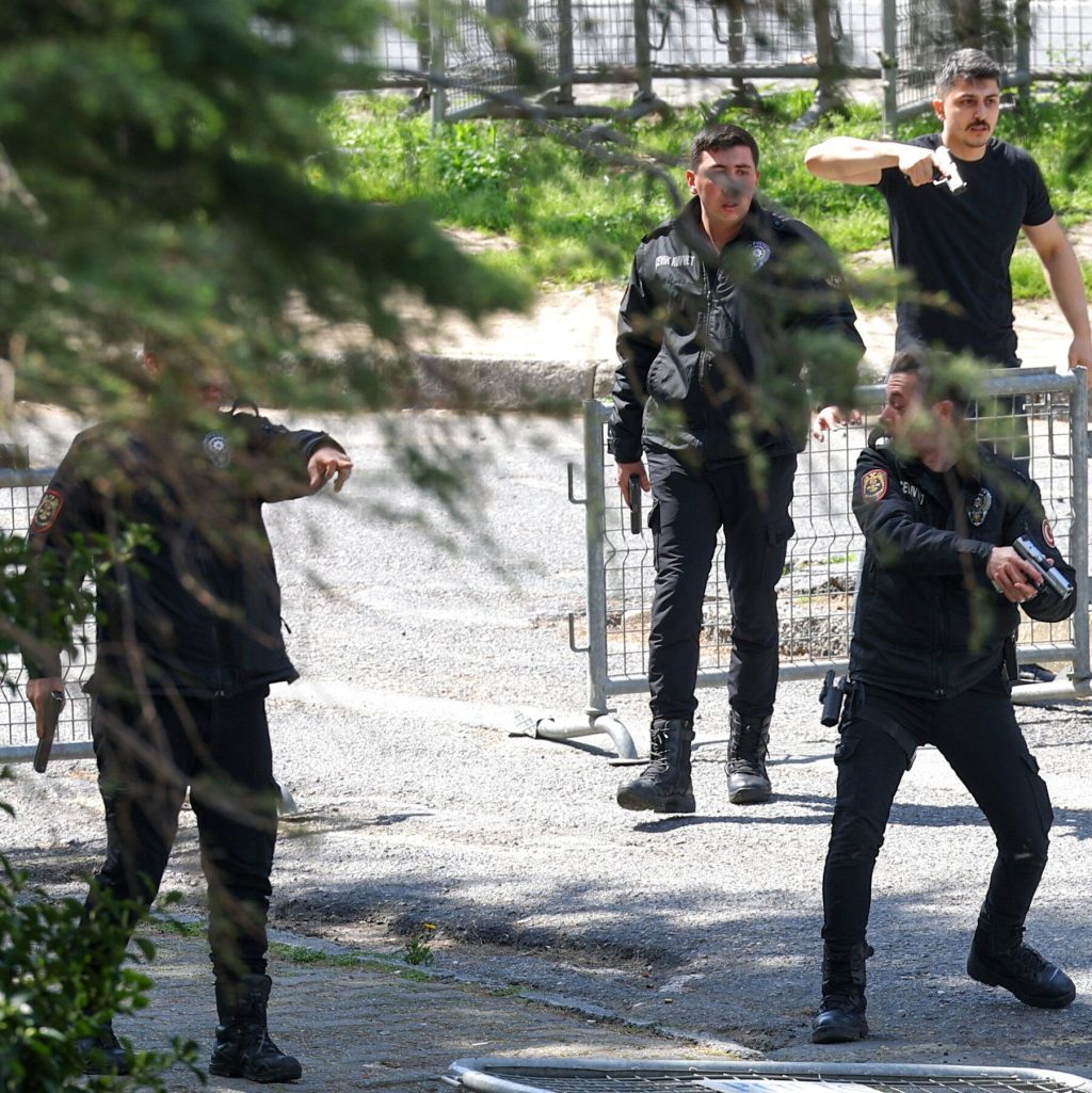 Gunman Is Killed in Shootout Near Israeli Consulate in Istanbul, Official Says