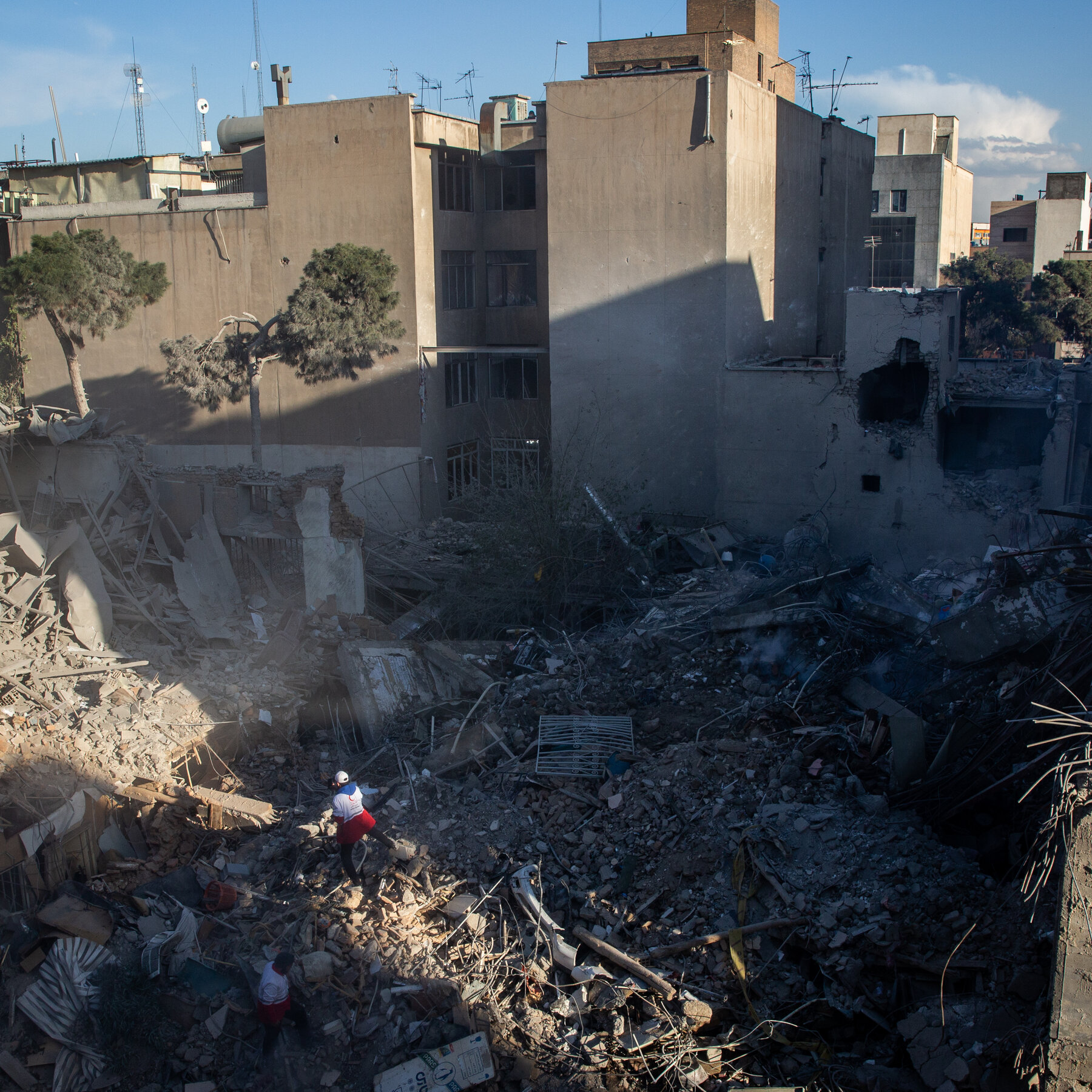 US, Israel, Iran Escalate Military Strikes Ahead of Trump’s Deadline