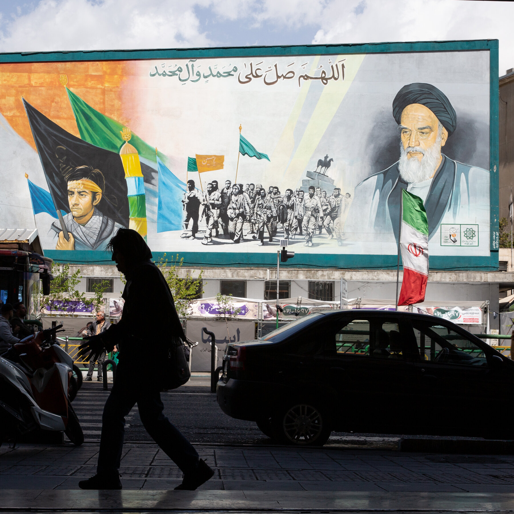 “US-Iran Crisis Deepens: Trump’s Deadline for Strait of Hormuz Passes with No Resolution in Sight”