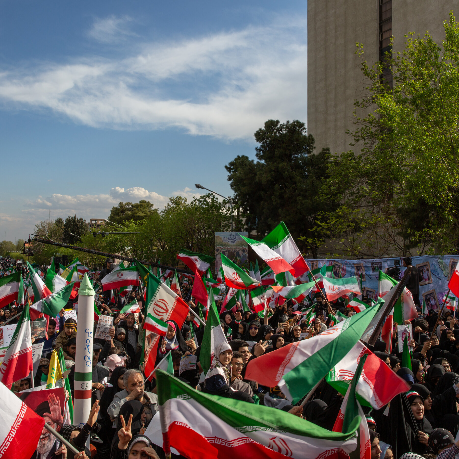 U.S.-Iran Tensions Escalate as Indirect Talks Break Down Amid Fresh Threats