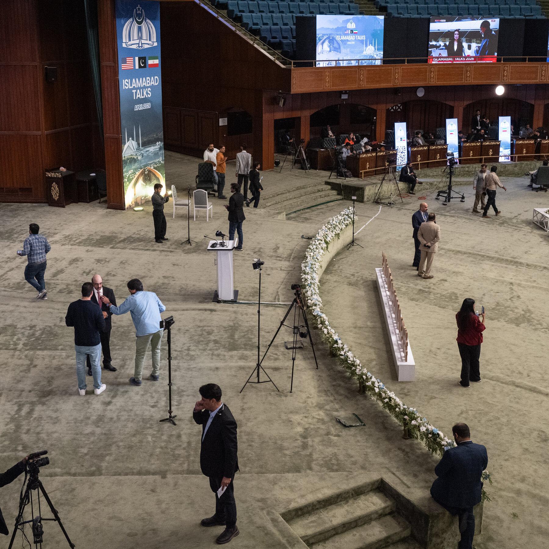 Hormuz Strait Dispute Delays Diplomatic Breakthrough Amid Iran Uranium Stockpiles Concerns