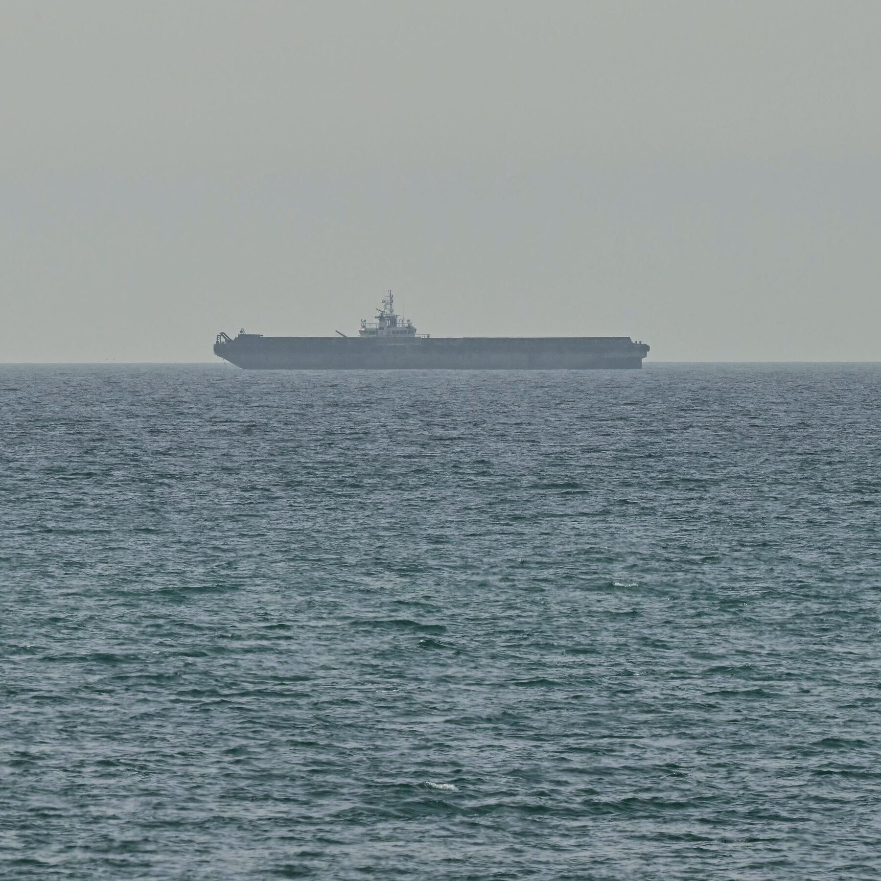 Ships Engage in Deceptive Tactics in Strait of Hormuz, Heightening Uncertainty
