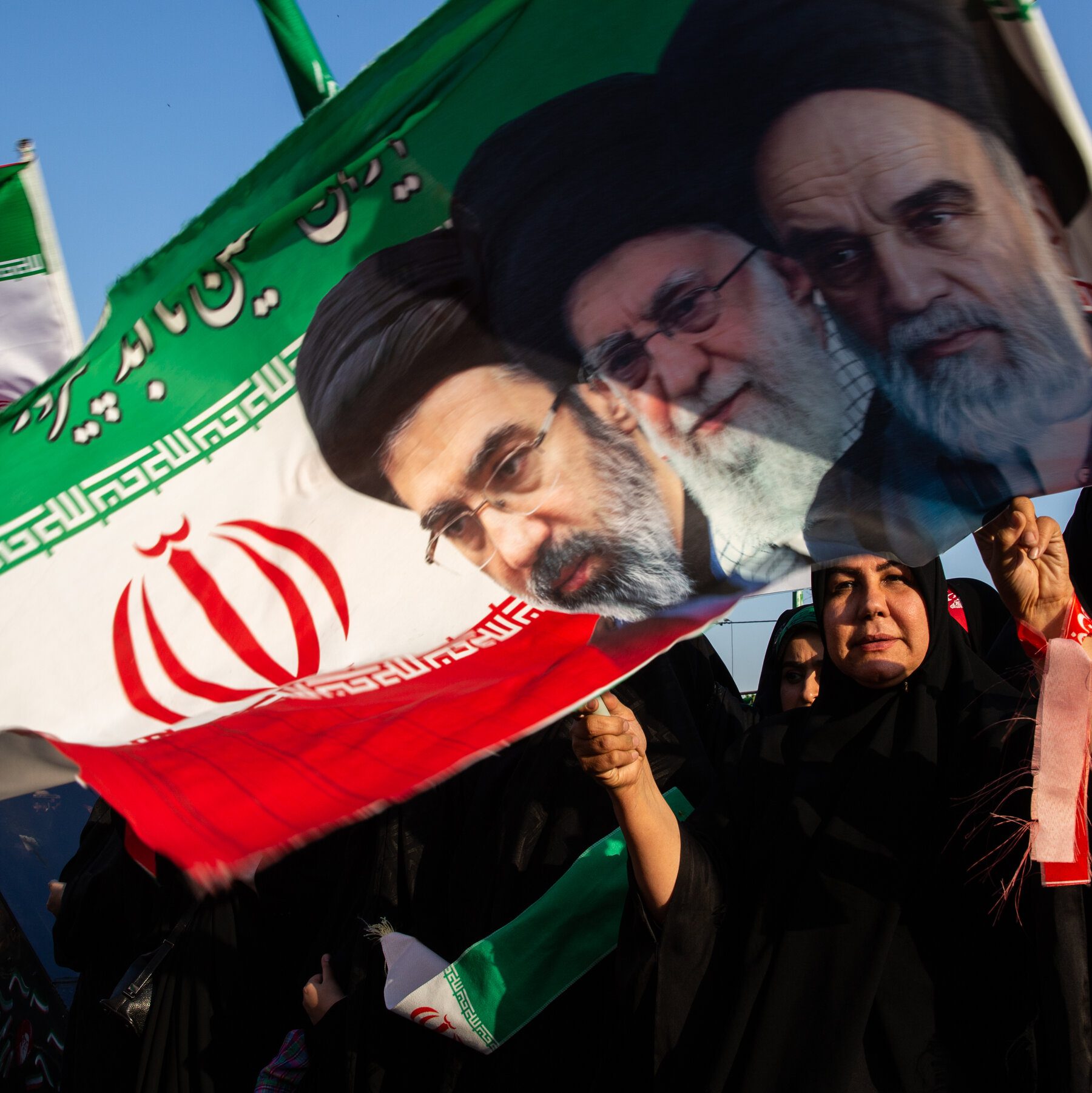 US Iran Crisis Intensifies as Trump Extends Ceasefire and Blockade Continues to Impact Oil Prices