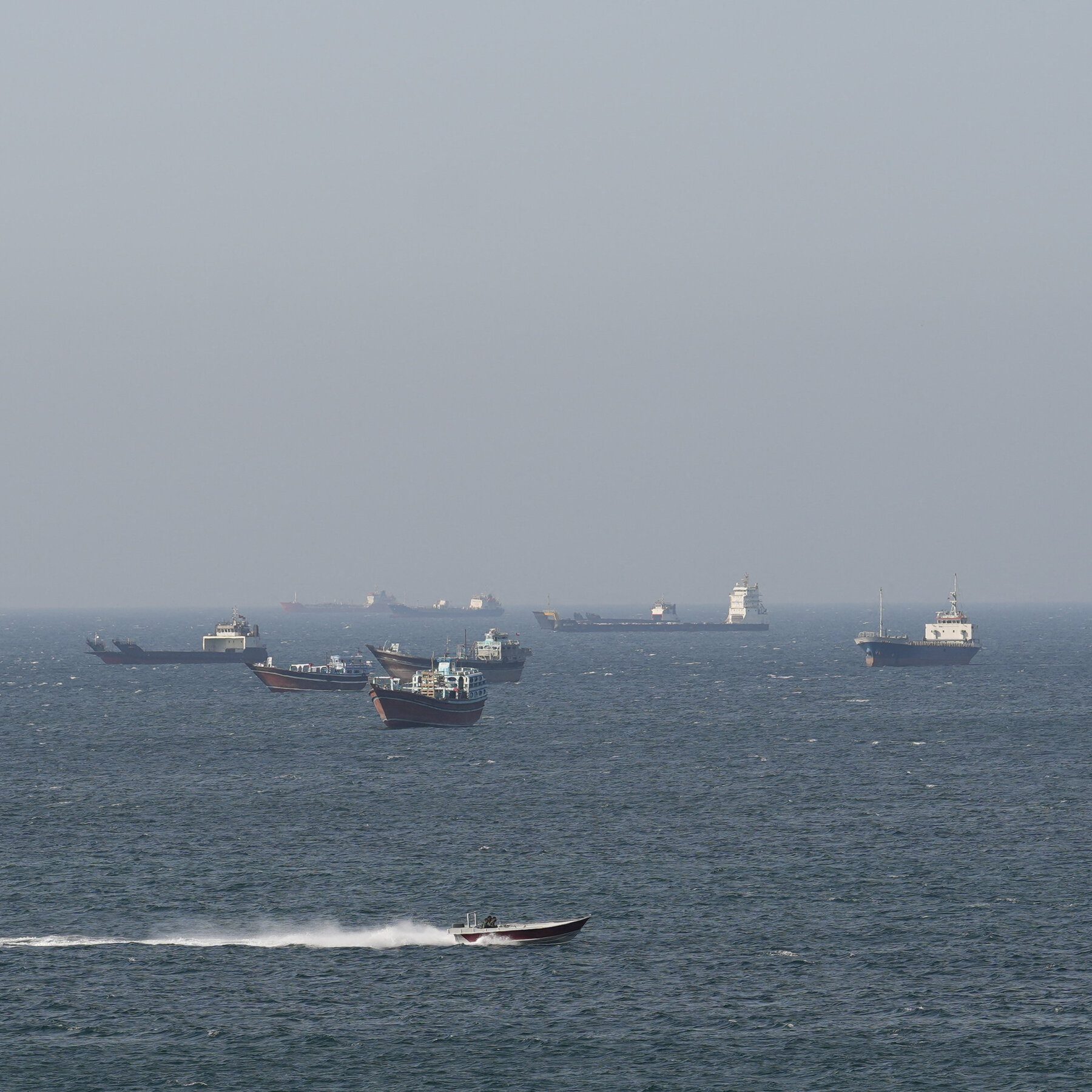 US Navy Secretary Quits Amid Strait of Hormuz Blockade Stalemate in Iran Tensions