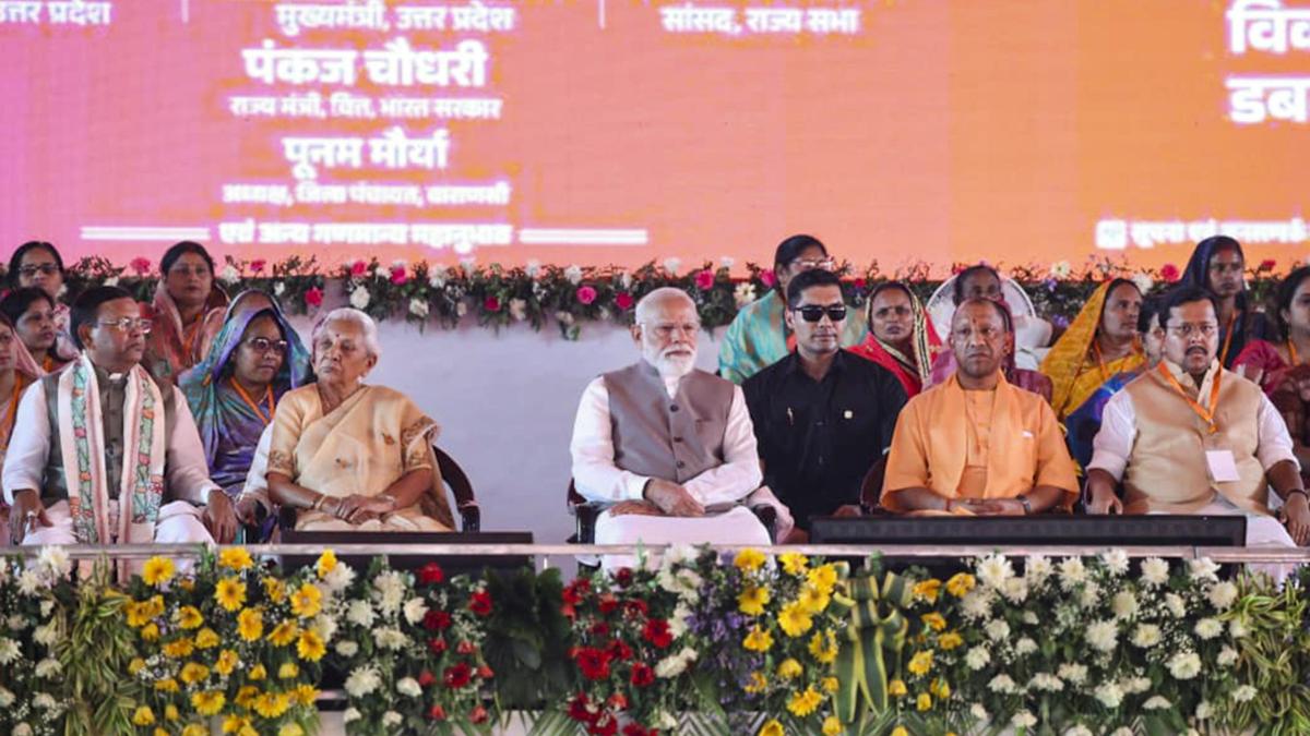 Prime Minister Unveils Amrit Bharat Trains in Uttar Pradesh, Maharashtra