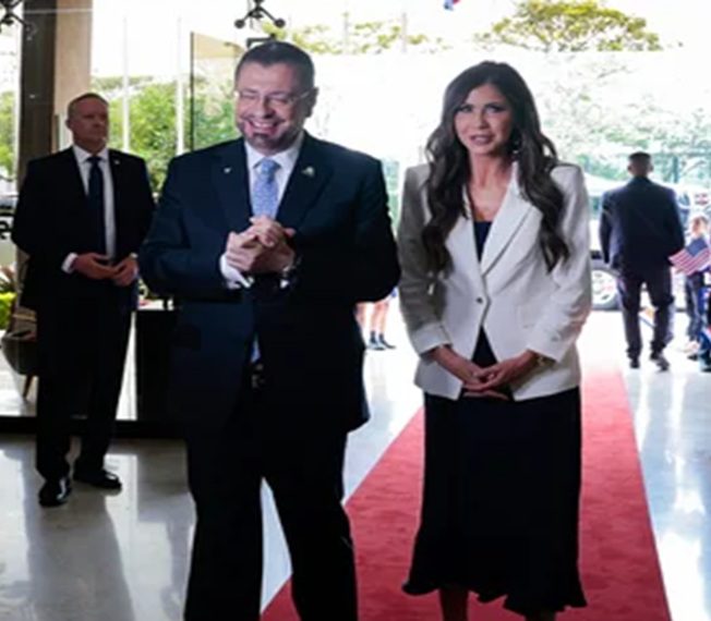 US Immigration Agents Detain President of Wisconsin’s Largest Mosque, Sparking Concerns