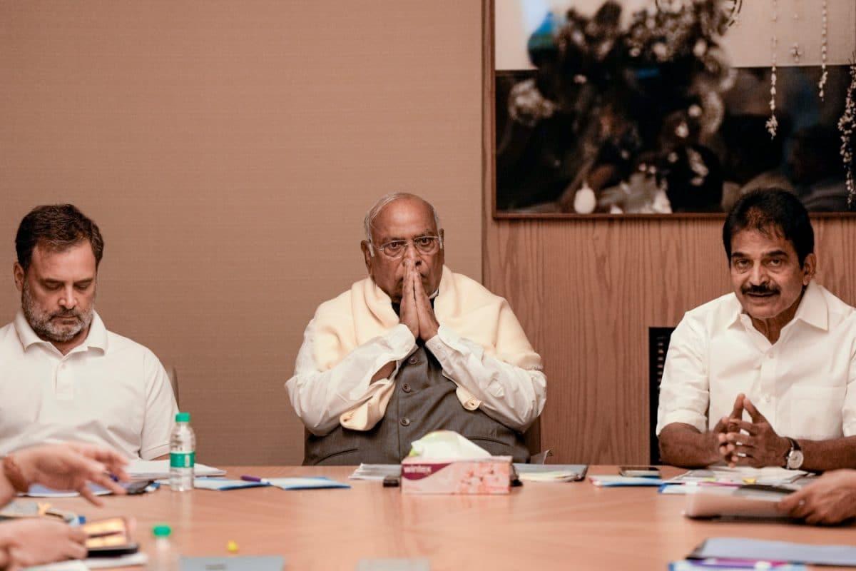 Karnataka Congress Legislative Members Meet Kharge in Delhi, Advocate for Cabinet Shake-Up