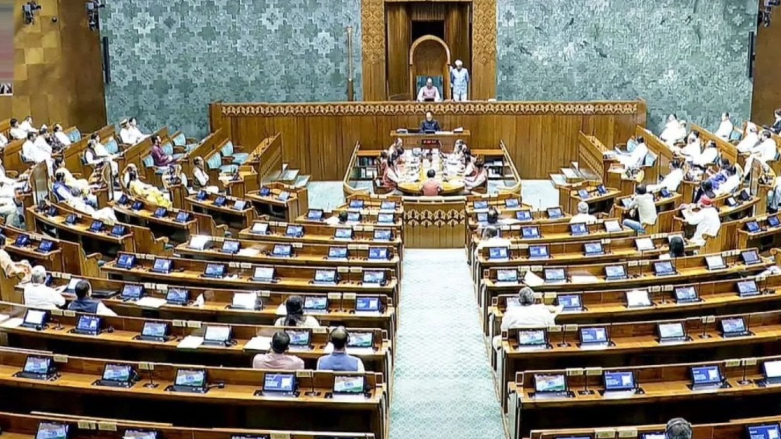 Government Introduces Bill to Allow Removal of PM, CMs and Ministers if Detained