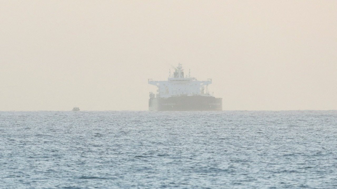Iranian Oil Tanker Bound for India Diverts to China in Sudden Change of Course
