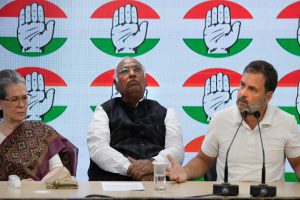 Kerala’s CM Deadlock Is Peak Congress — Ask Rajasthan, Karnataka & MP