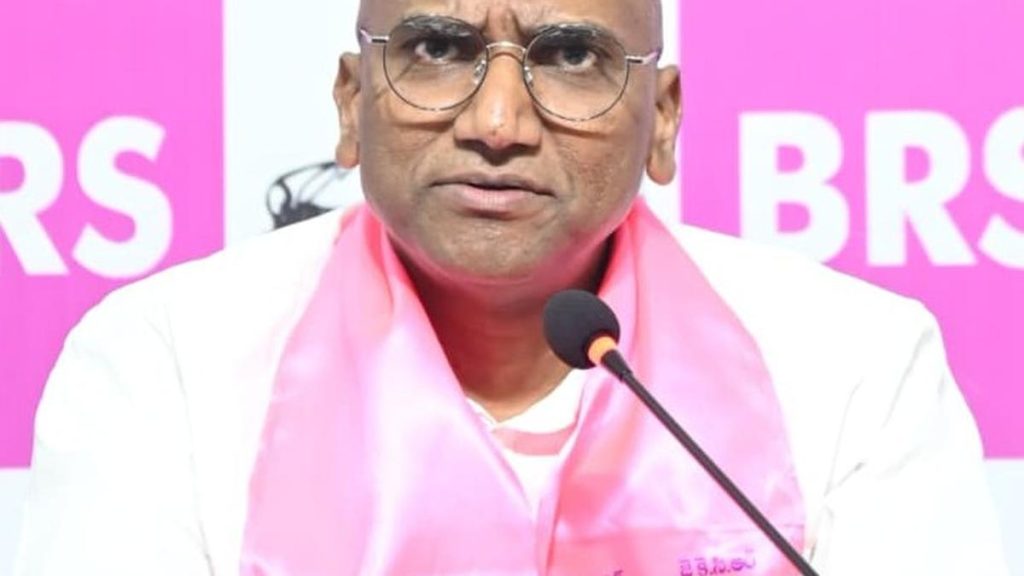 BRS leader Praveen Kumar demands SIT probe with women police officers into POCSO case against Bandi Sanjay’s son
