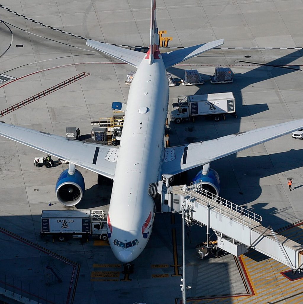 Travelers Bound for the U.K. Hit a Roadblock: Electronic Authorization System Is Down