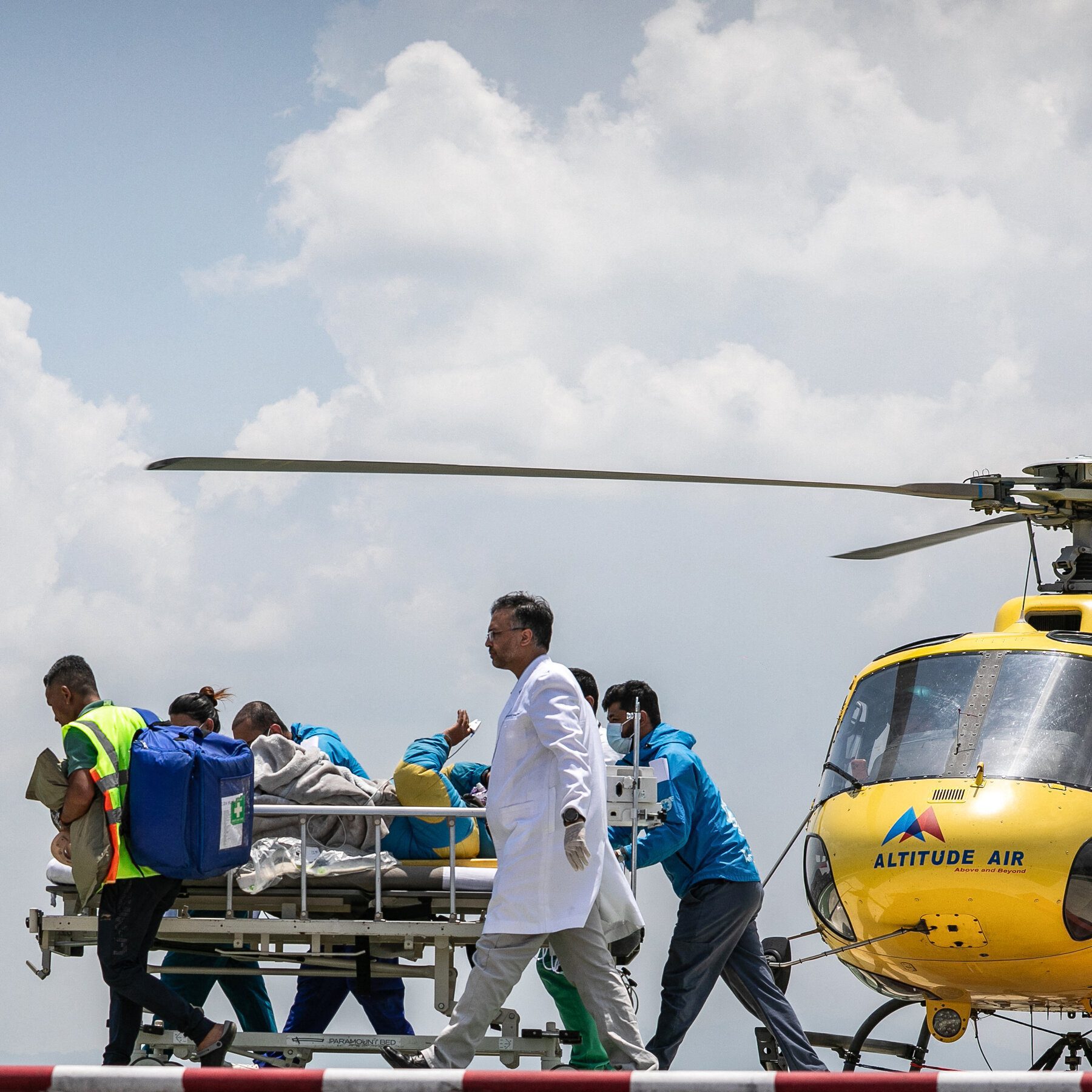 Everest Tragedy: Lost Climber’s 6-Day Desperate Struggle for Survival on the Roof of the World