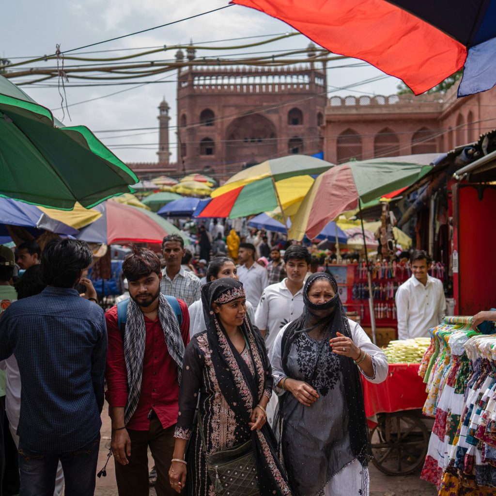 Laboring Under Delhi’s Harsh Heat, Workers Must Choose Health or Wages