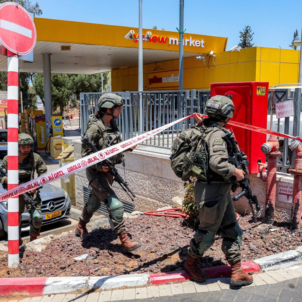 Gunman Kills at Least One in Attack on Central Israel