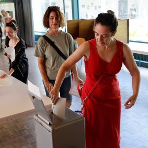 Switzerland Rejects Measure to Cap Population at 10 Million, Projections Show