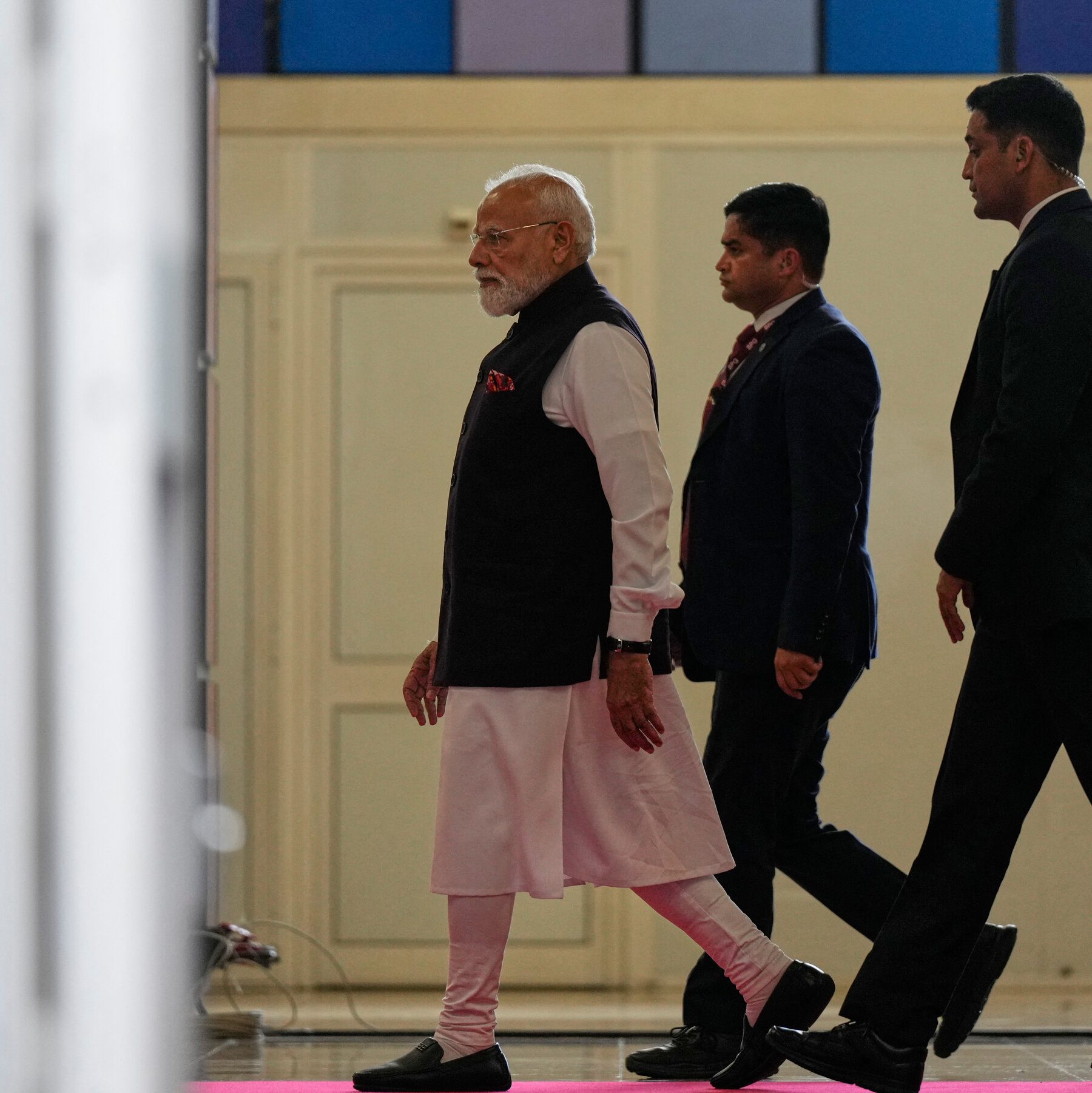 US President Trump meets with Indian Prime Minister Modi.