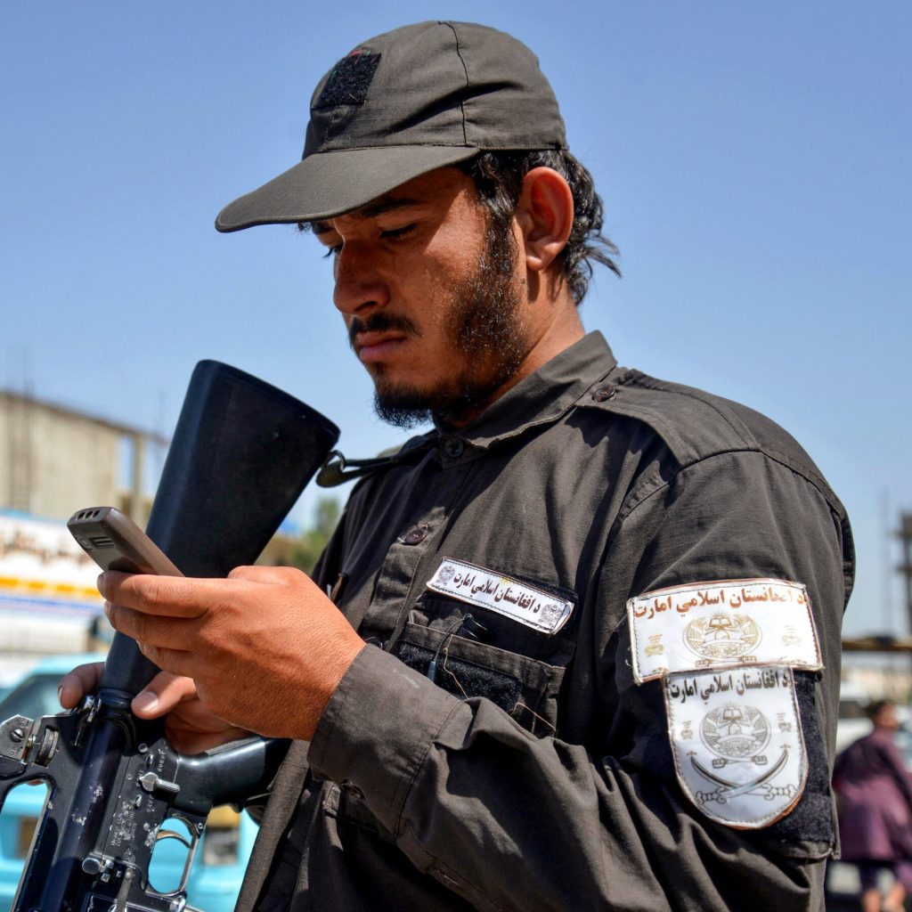 Afghanistan Issues Ban on Smartphones for Civil Servants and Military