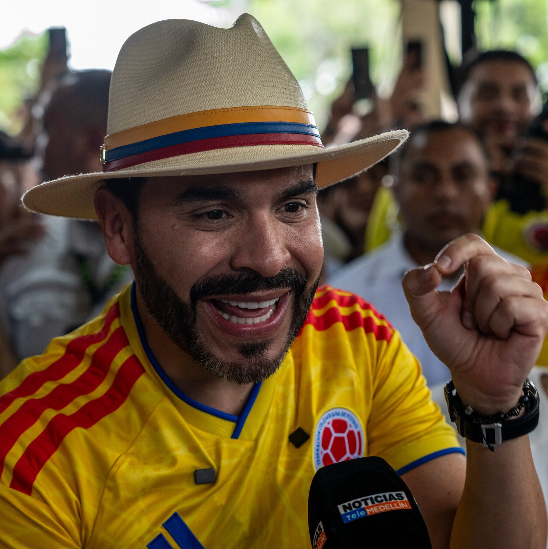 Colombia’s right-wing candidate Abelardo De La Espriella leads in presidential election.