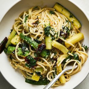 How to Make Easy Zucchini Pasta for Summer