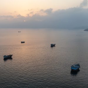 Iran Risks Peace Talks With U.S. to Maintain Leverage Over Strait