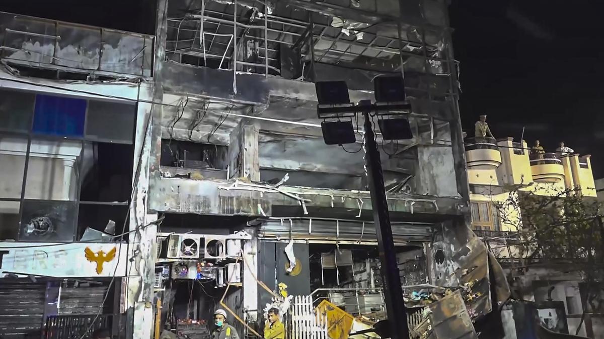 Fire kills 22 in Lucknow building