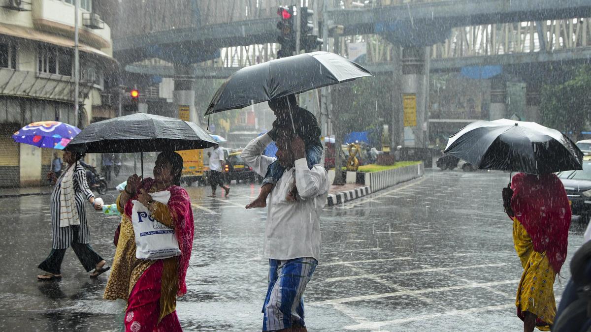 IMD issues Orange alert for Mumbai