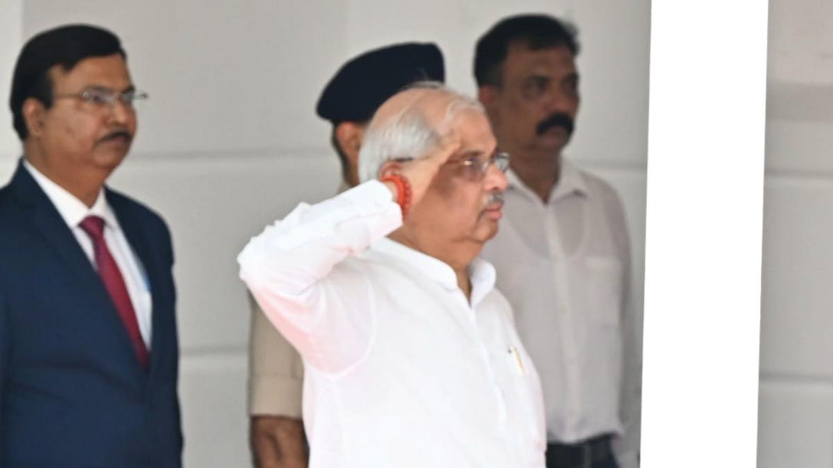 Tamil Nadu Governor Reaffirms Two-Language Policy, Launches Social Justice Survey