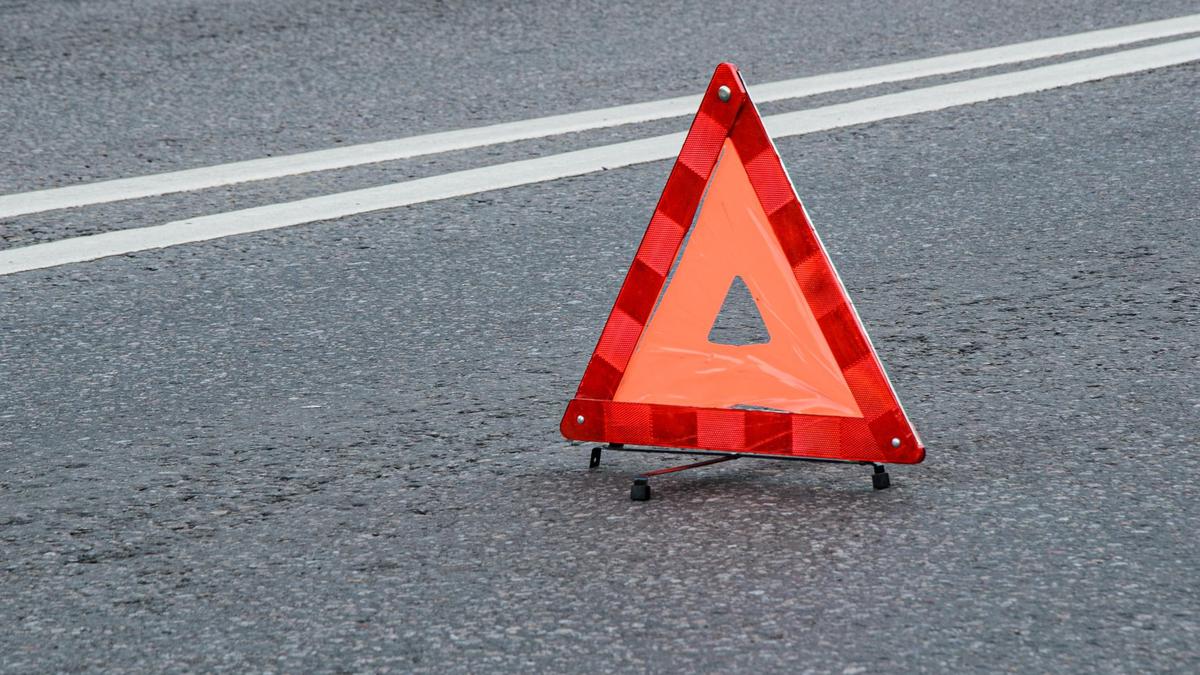 SUV hits lorry, kills 4