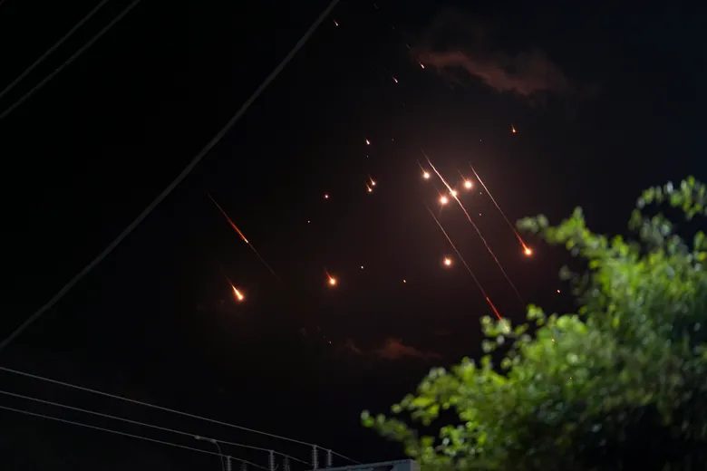 Missiles Rain Over Israel as Iran Launches Major Attack, Air Raid Sirens Trigger Nationwide Panic