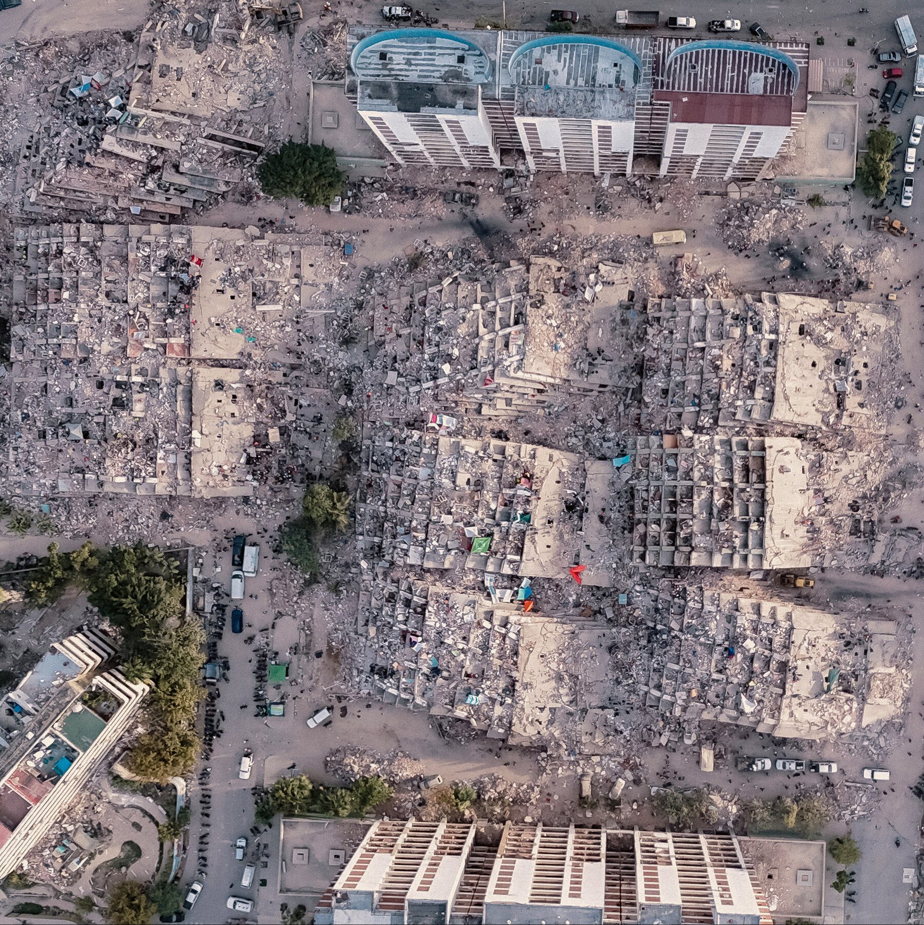 Earthquake strikes La Guaira, Venezuela, causing widespread destruction and leaving hundreds homeless.