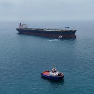 Oil Prices Jump After Renewed Strikes in Gulf Put Shipping Recovery at Risk