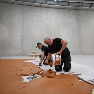 Museum spreads 800 pounds of peanut butter