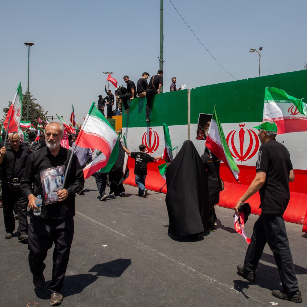 Iran War Live Updates: U.S. and Iran Exchange Strikes for Fifth Straight Day