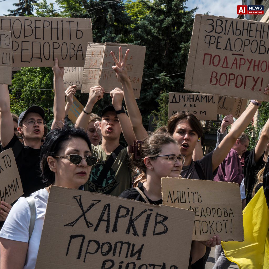 Ukraine’s Ousted Defense Minister Attacks the Military’s Old Guard