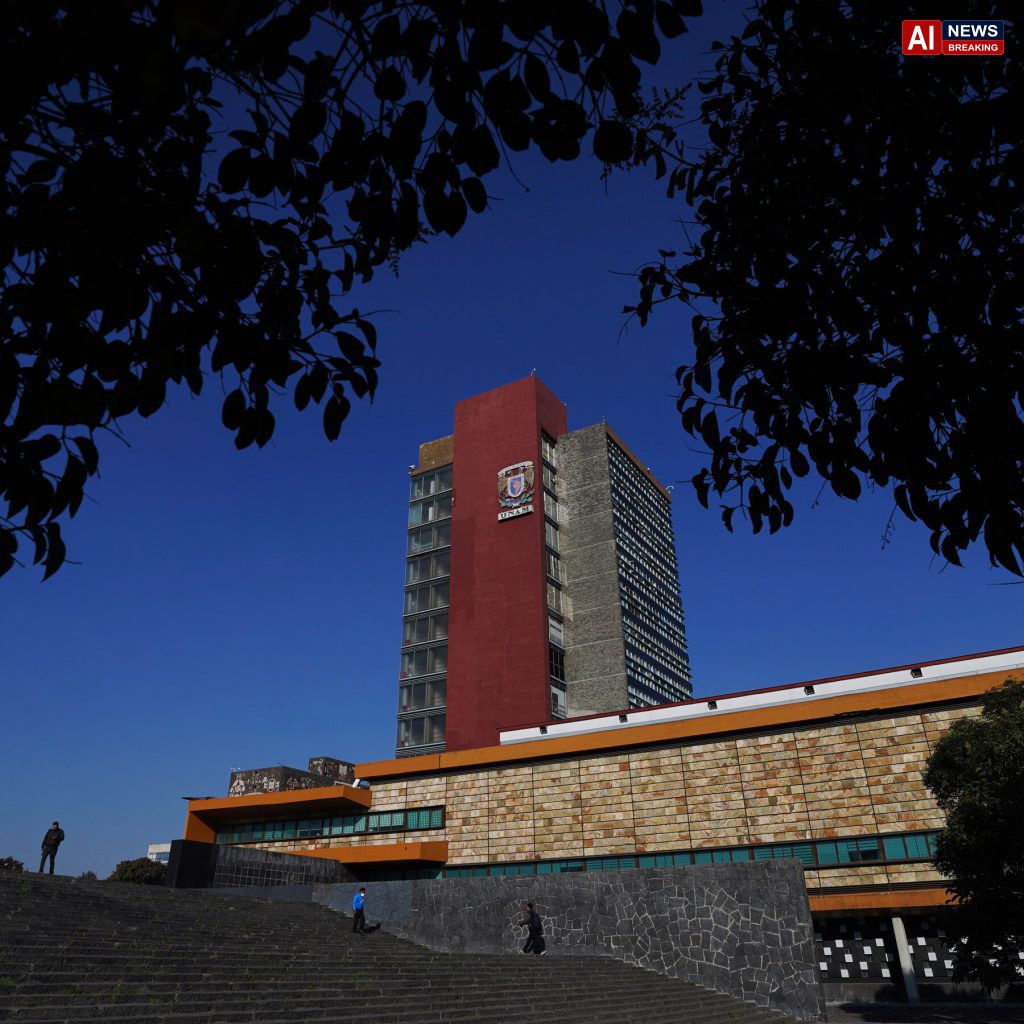 UNAM investigates 75,000 students for cheating