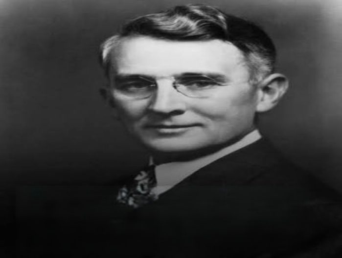 Dale Carnegie warns of flattery dangers