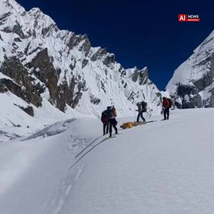 Mountaineers Missing After Avalanche on Pakistan's Mount Broad Peak