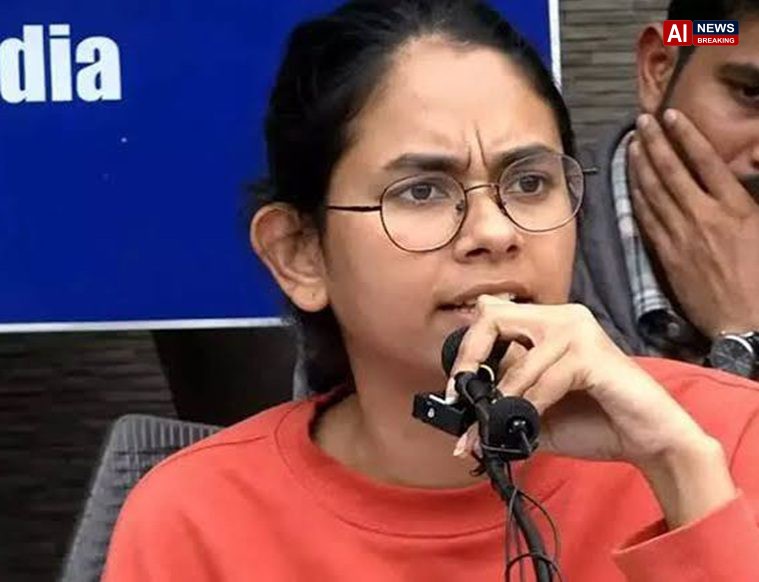 Delhi court cancels non-bailable warrants against Aishe Ghosh