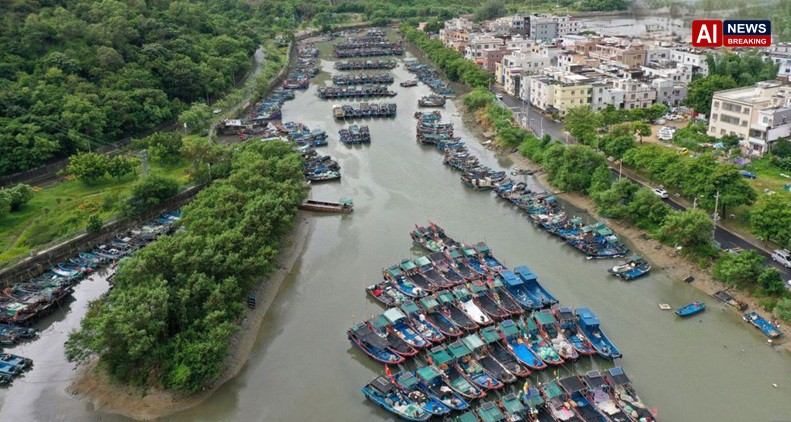 Typhoon Noul hits China