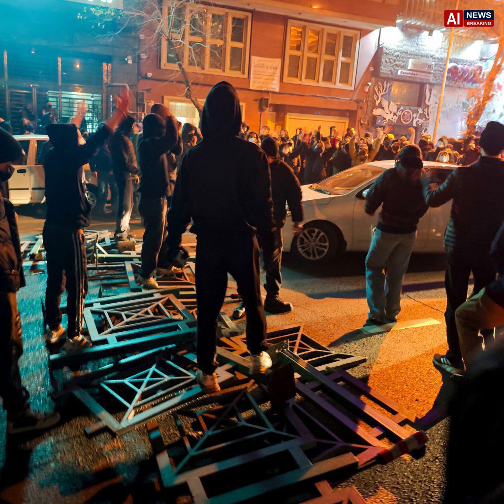 Iran protesters demonstrate against US actions