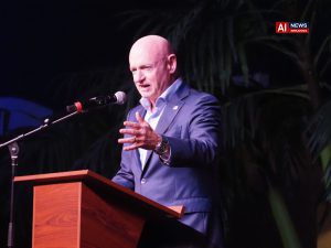 Mark Kelly Urges Iowans to Elect Democrats: Senate Democrat Says Congress Must Investigate Trump ‘Corruption’