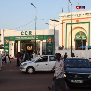 Soldiers in Niger Attack Presidential Palace and Airport, Shaking Junta