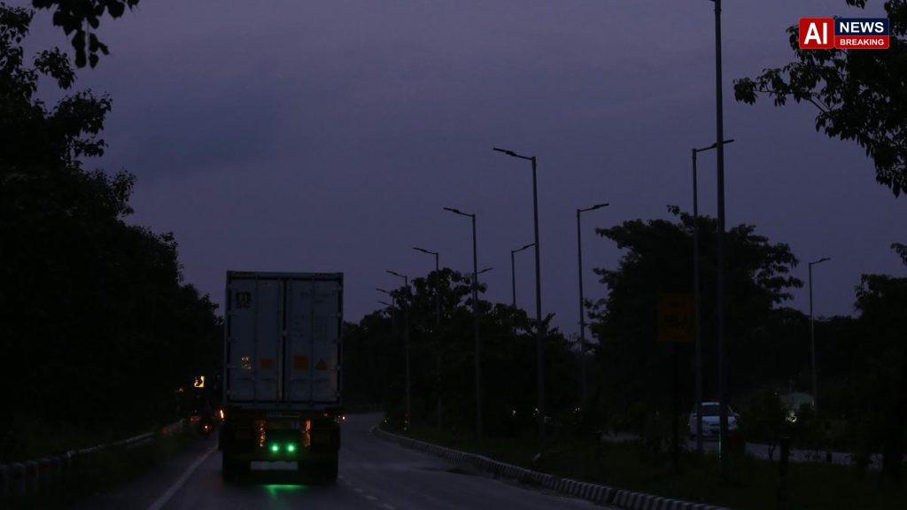 Kerala Human Rights Commission orders Kochi corporation to repair street lights.