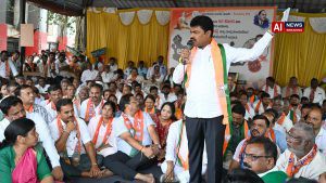 BJP MPs protest Karnataka govt over KAVSOC corruption